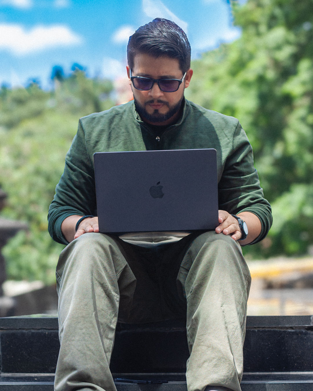 Eliezer Torres estudió en el Instituto de Diseño Darias y afirma que es se formó en la casa naranja.